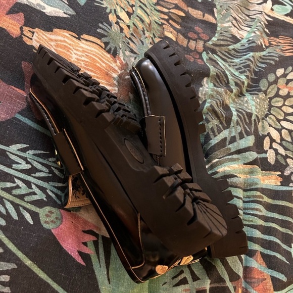 Lug Sole Bee Loafers 10 NWOB - Picture 4 of 5